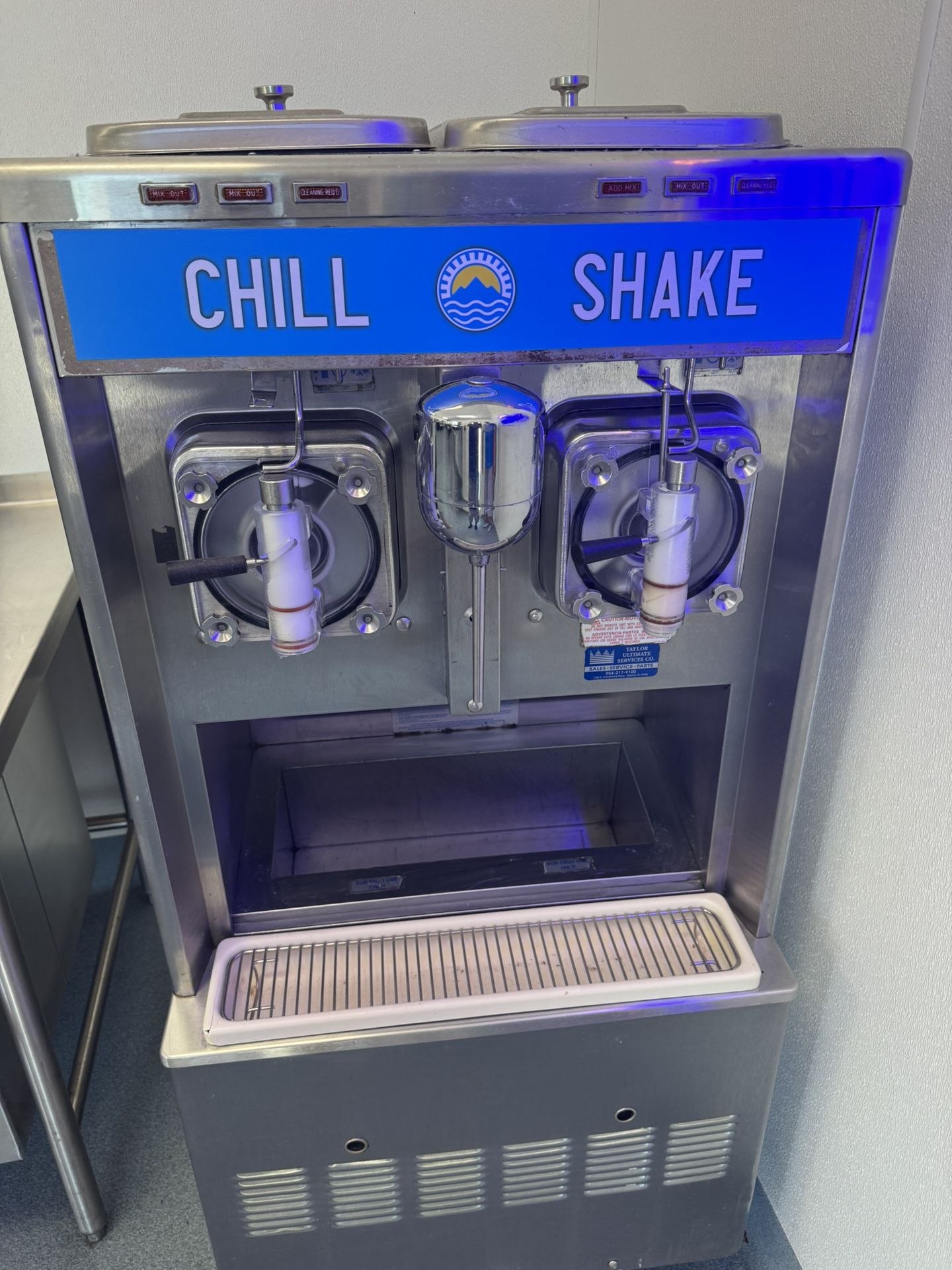 Taylor high volume frozen drink Machine