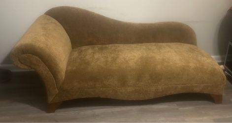 Vintage-Style Leopard Chaise Lounge / Fainting Couch – 6 FT Statement Piece / Diván Chaise – $275 OBO  🔥 UNIQUE 6-FOOT STATEMENT CHAISE — MOVING LIQU