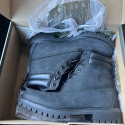 NEW  TIMBERLAND  Boots 9 Mens 