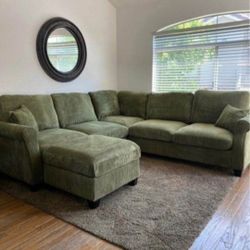✅️✅️️✅️4 pc Sage  cordury fabric upholstered sectional sofa with ottoman✅️✅️