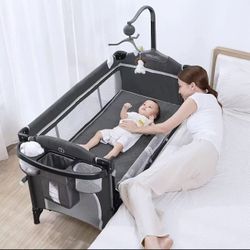 5 - in -1 Baby Bassinet Bedside Cribs,Pack and Play Bedside with Waterproof Sheet & Mattress,Large Pack n Play with Diaper Changer，Folding Portable Pl