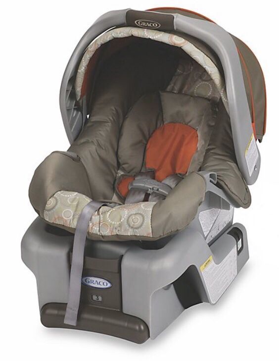 GracoSnugRide Classic Connect 30 Infant Car Seat in Forecaster