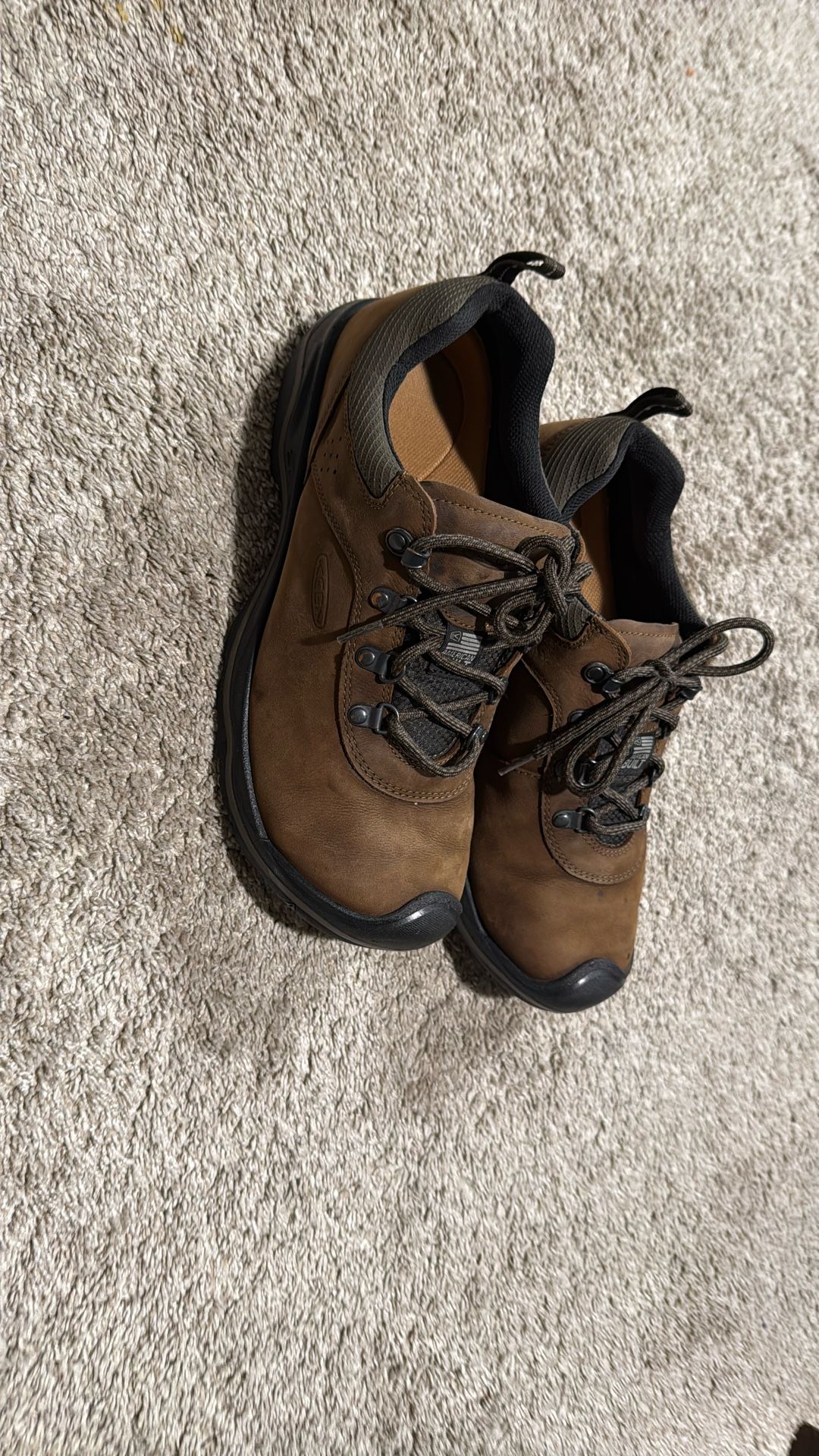 KEEN boots in good condition, size 10.5 .