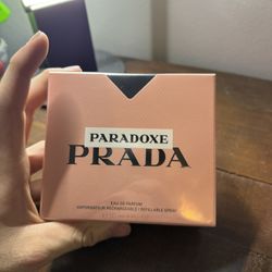 Prada Paradoxe