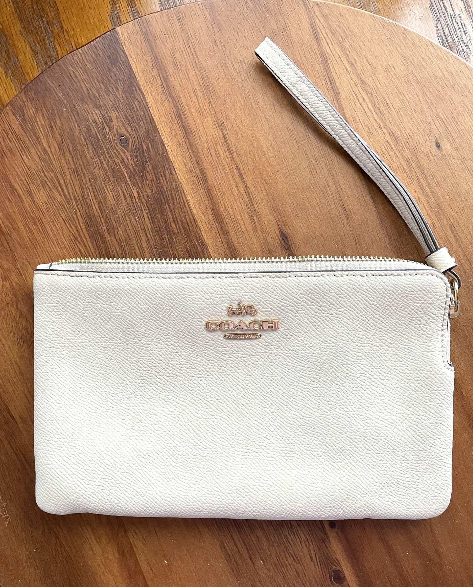 Coach Wristlet w/Gold Logo/Zipper - for Coins/Cards/Phone - Chalk White - EUC