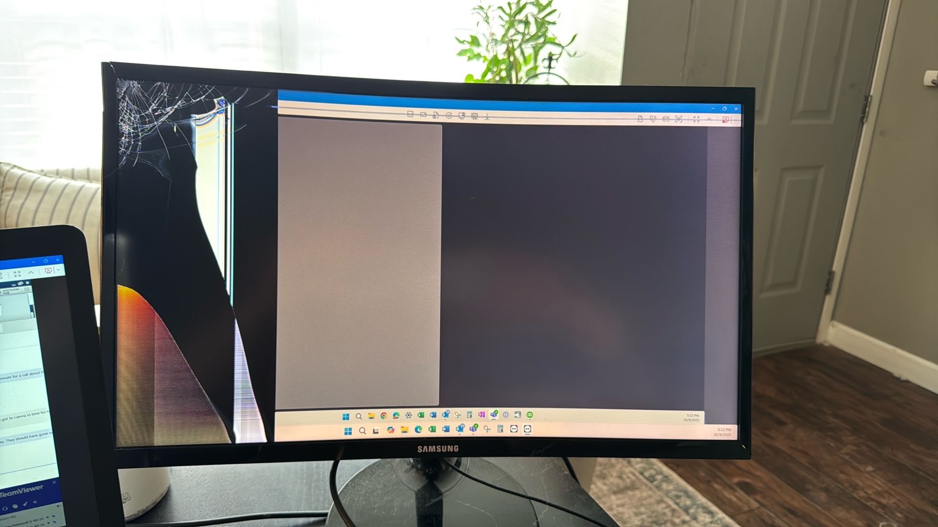 Free *damaged Samsung Curved Widescreen Monitor