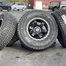 NEW 17” Set of 5 Wheels Jeep Rubicon Black rims JK JL Gladiator 5x127 mm lug pattern 285/70R17 A/T Tires