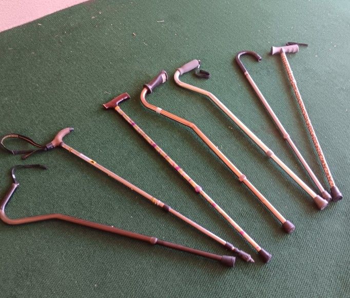 Men's or Women's Walking Cane's (7 Canes) Nice!