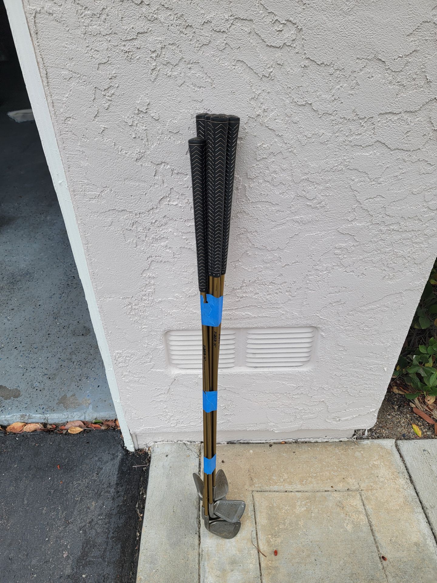 Golf clubs left hand