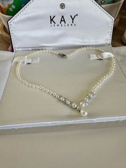 KAY pearl necklace