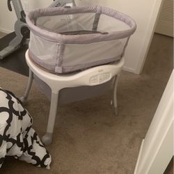 Graco Baby Bassinet Rocker