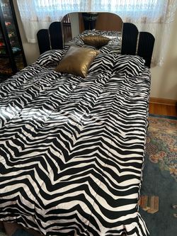 Bed frame & Mattress