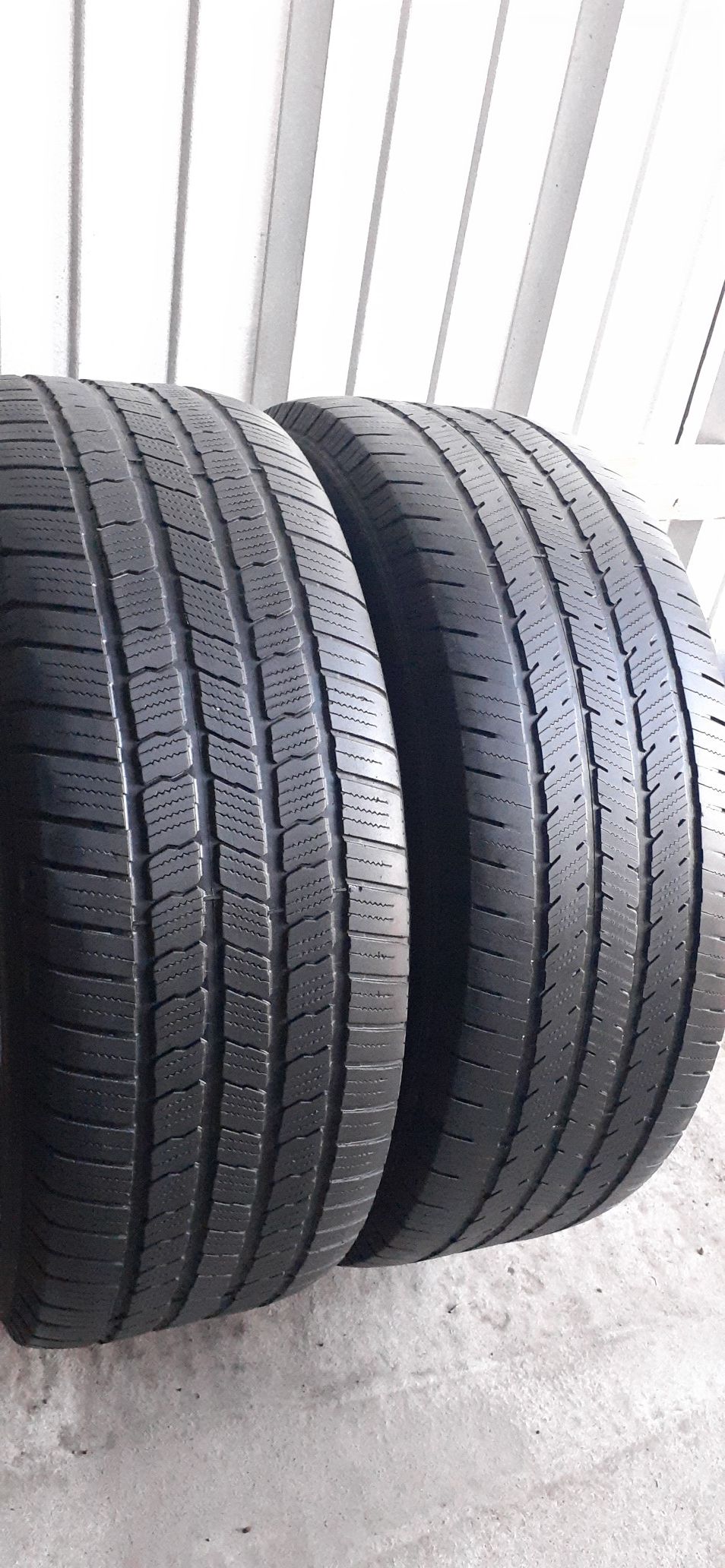 2 tires 275 55 20 Michelin