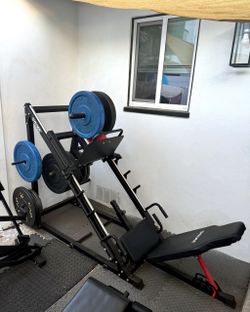 Plate-Loaded Leg Press Machine