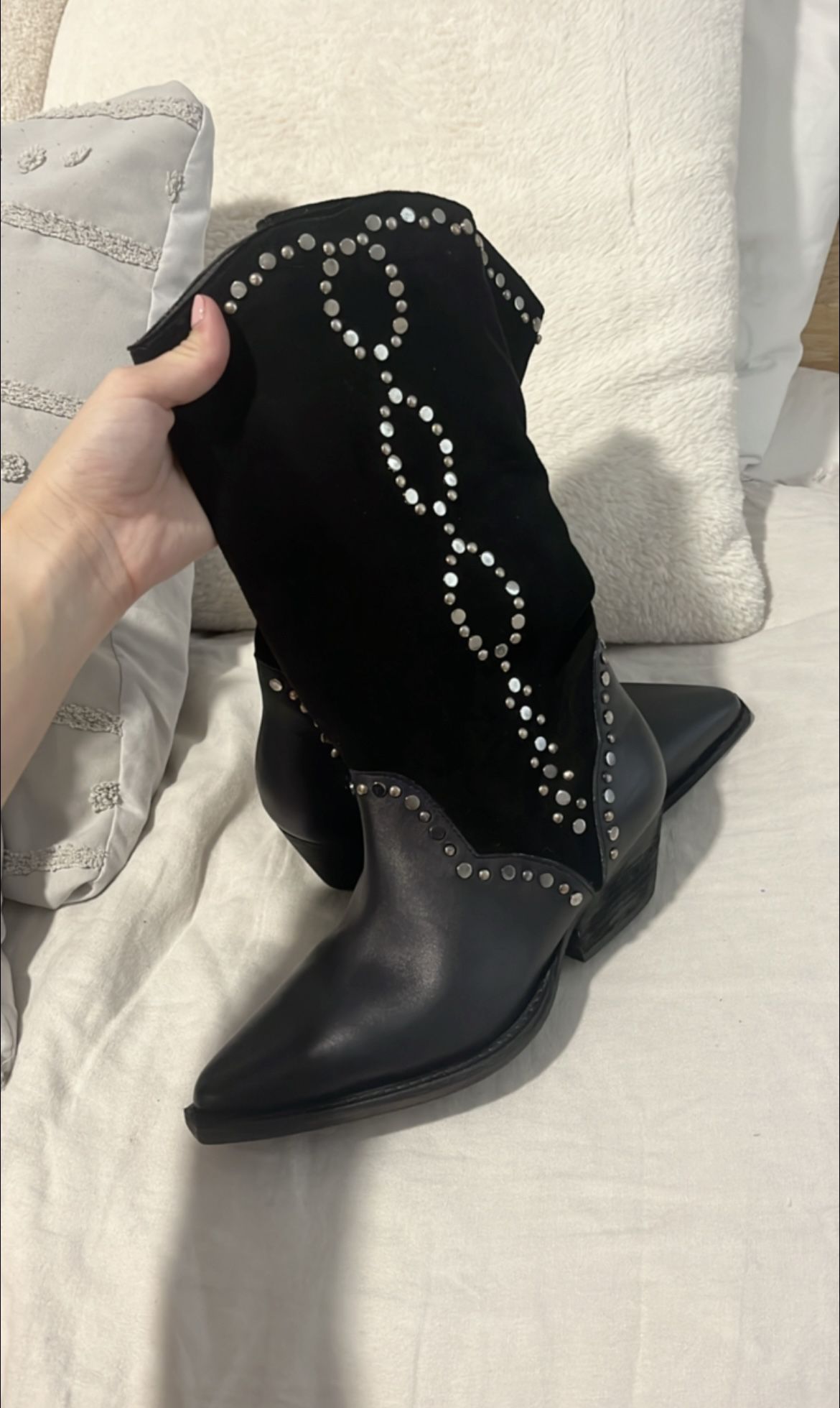 black cowgirl boots - 6.5