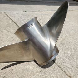25" Pitch Yamaha Propeller