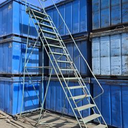 14 Step Rolling  Comercial Ladder 