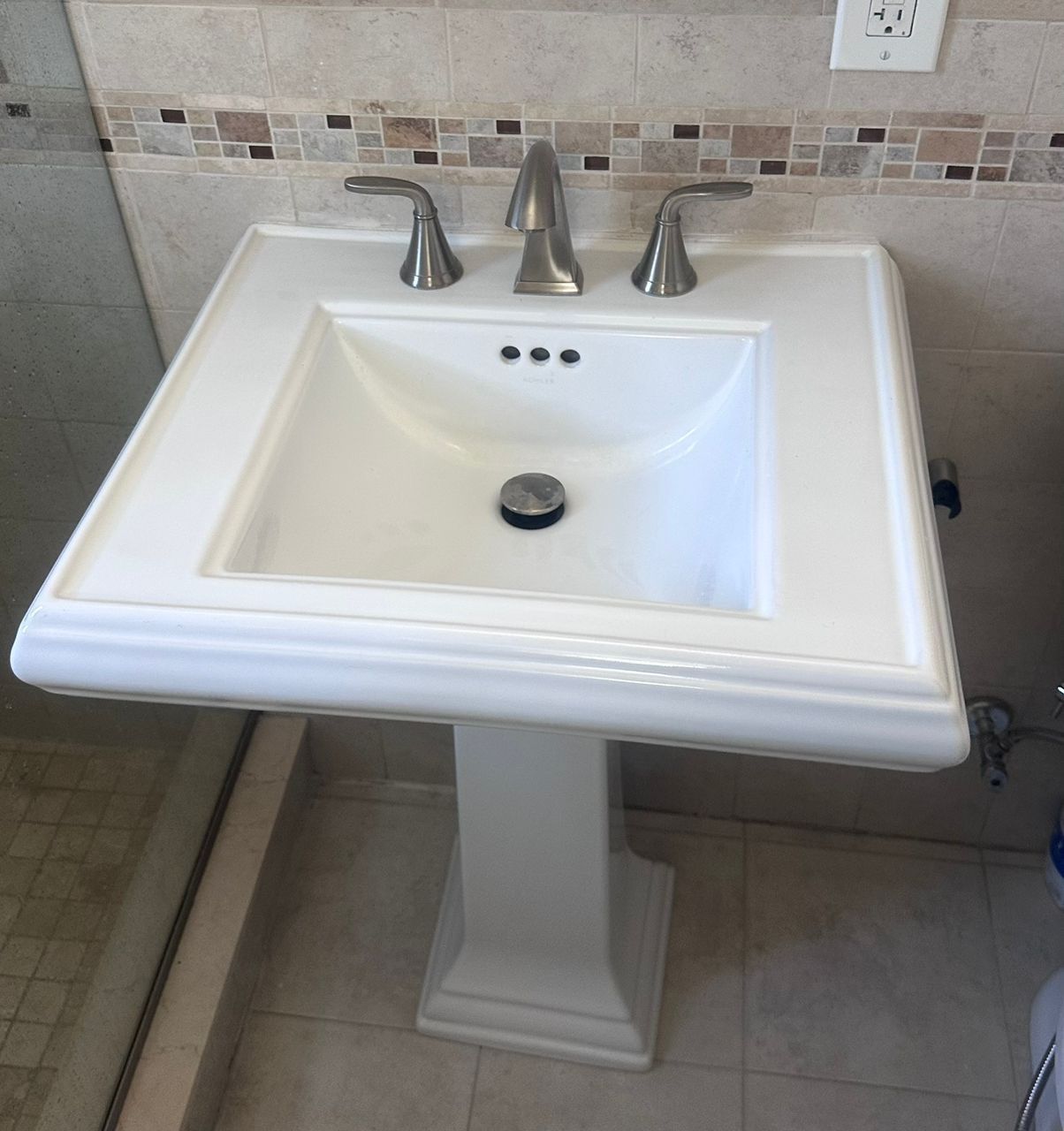 WHITE KOHLER SINK WITH FAUCET