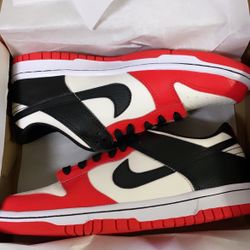 NIKE DUNK LOW EMB - CHICAGO