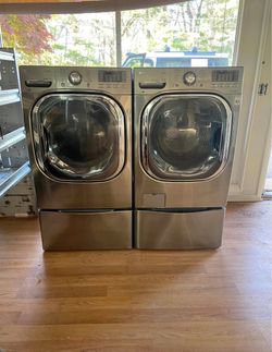 LG Washer & Dryer Set