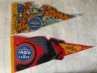Vintage Great Show On Earth Pendant