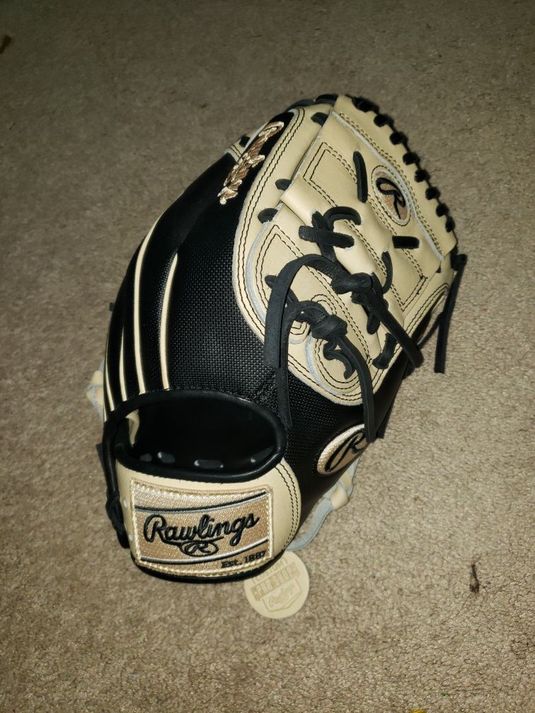 Rawlings Custom Heart of the Hide 12inch Baseball Glove
