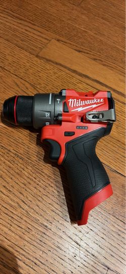 Milwaukee m12 hammer drill 12v