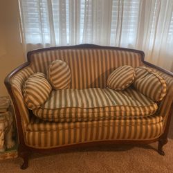 Classy and Elegant Sofa and Chair Set 