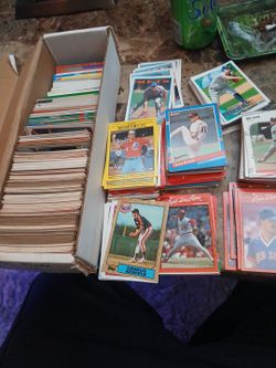 Large Lot of Vintage Baseball Cards