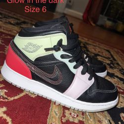 Jordan 1 Mid Glow In The Dark