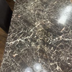 Doing Table Marble With Chairs