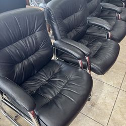 Heavy  duty lethear waiting chairs