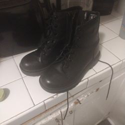 Girls Blk Boots. Size 2