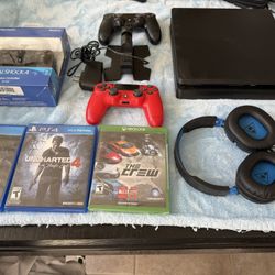 PS4  Slim And Accessories 