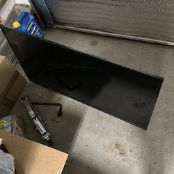 40 In Roku tv with wall mount