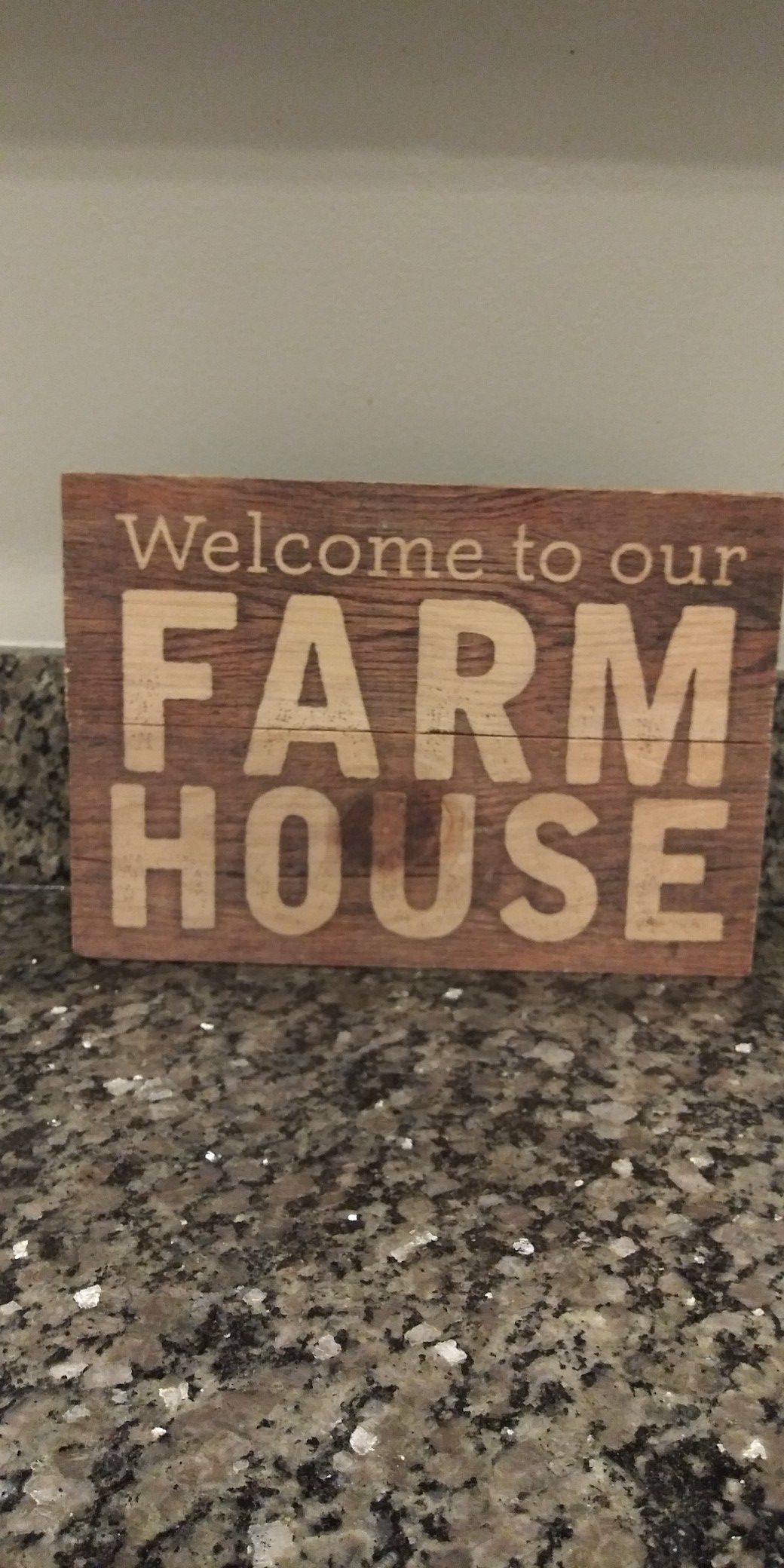 Farm House wood sign 7" x 10"