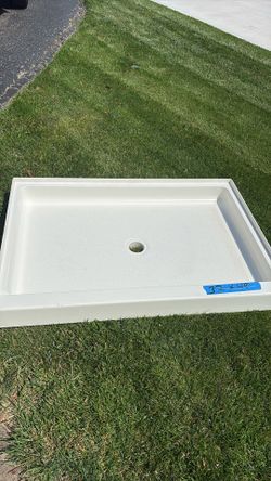 Shower base non-skid