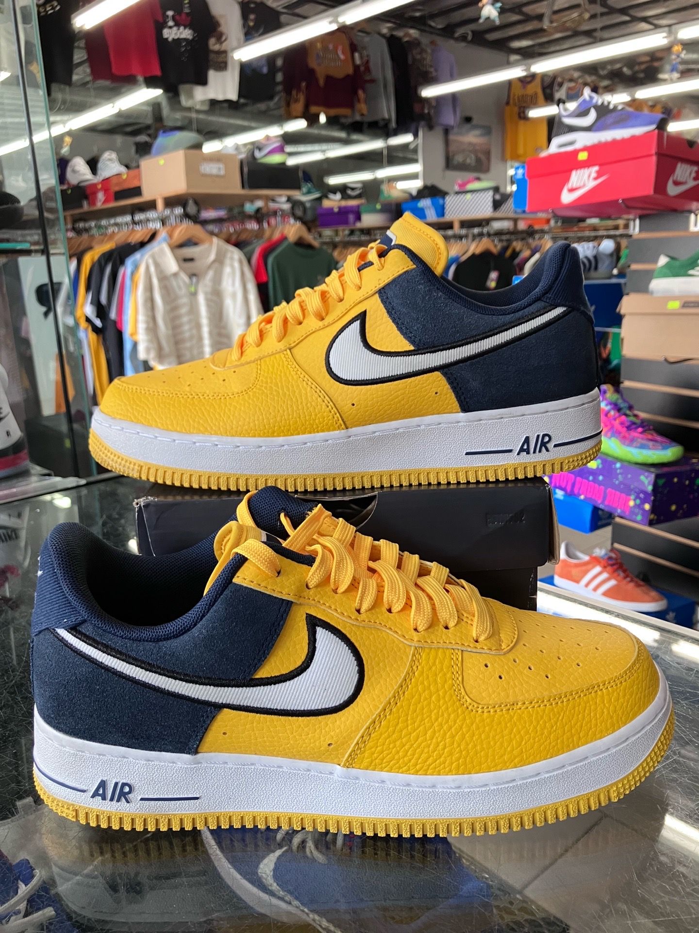 Nike Air Force 1 Low LV8 1 Amarillo