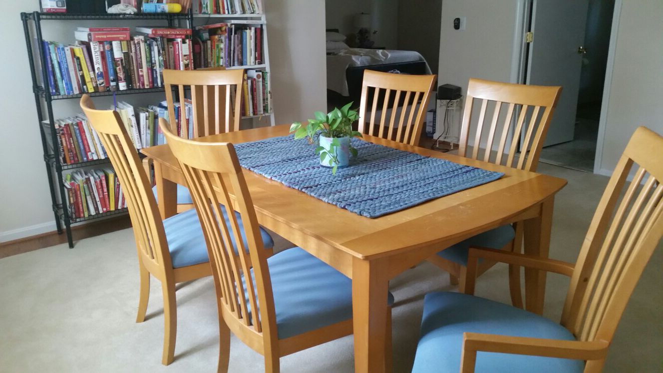 Dining room table and chairs set