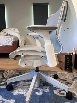 Herman Miller Cosm High-Back Office Chair – Excellent Condition