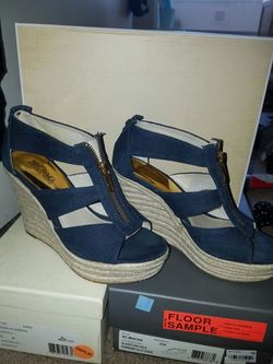 Michael Kors wedges size 5.5