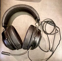 Razer Kraken Pro V2 or Razer Kraken wired gaming headse