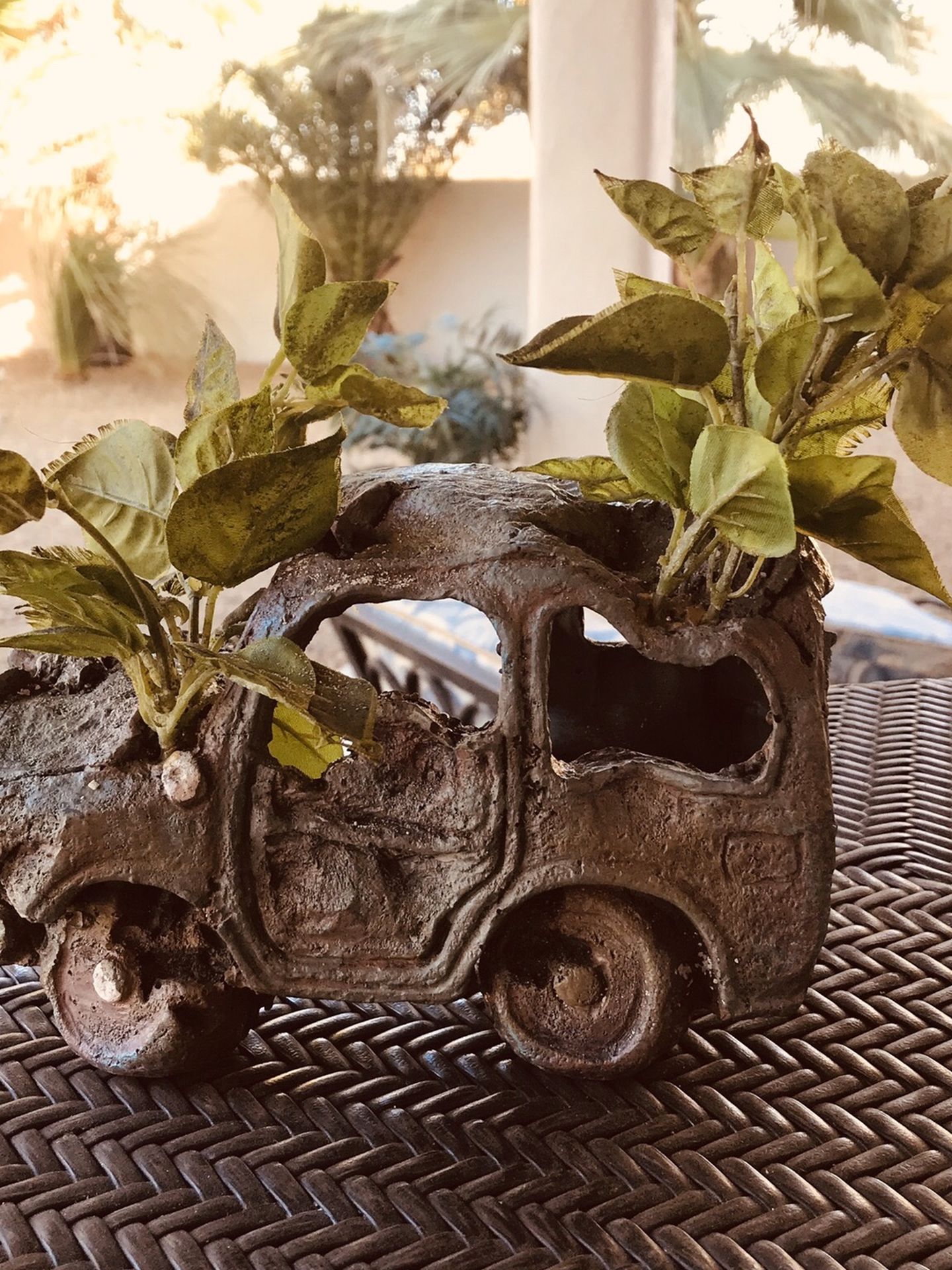 Crashed Jeep for aquarium Decor