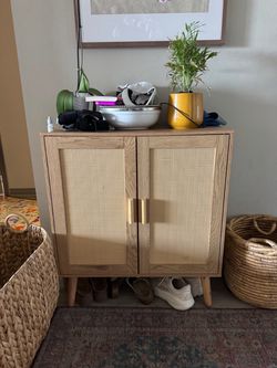 Sideboard Cabinet, Buffet Cabinet with 2 Magnetic Doors and Adjustable Shelves, Bar