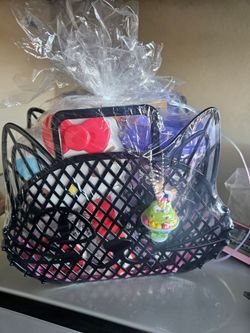 Hello Kitty & Friends Boo Basket