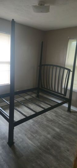 Canopy bed metal