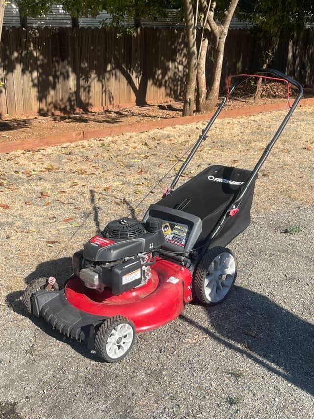 Lawn Mower Gas ⛽️ Powered