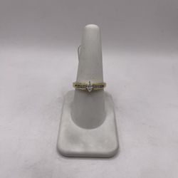 14kt Gold Diamond Engagement Style Ring 