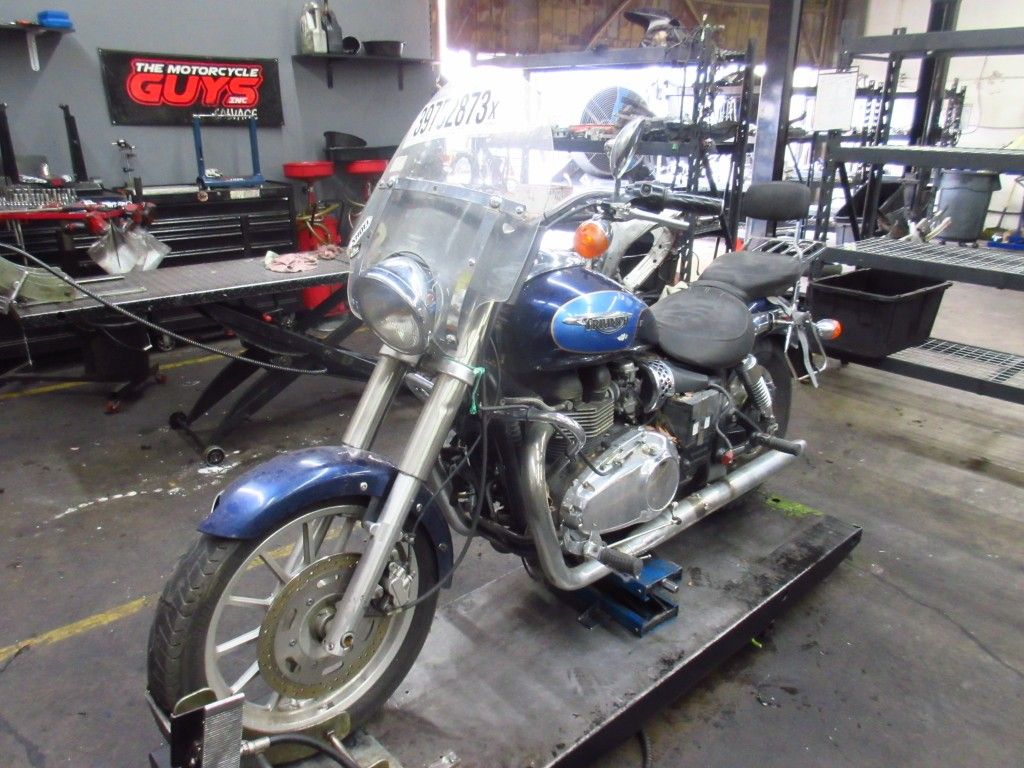 PARTED OUT - 2009 09-16 Triumph America - Motorcycle parts - 375699
