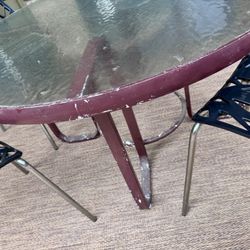 Outdoor Dinig Table With 4 Chairs
